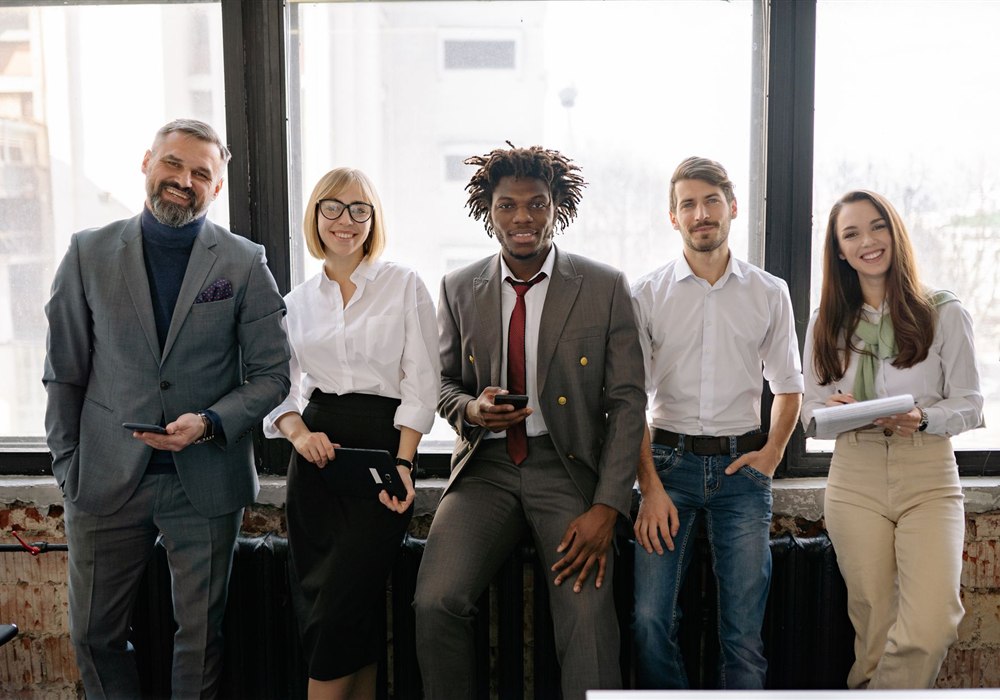 The LoansInstantly team helping Canadians access no credit check loans