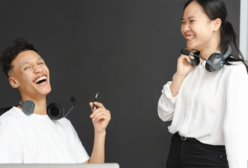 LoansInstantly support team ready to help Canadians with no credit check loans