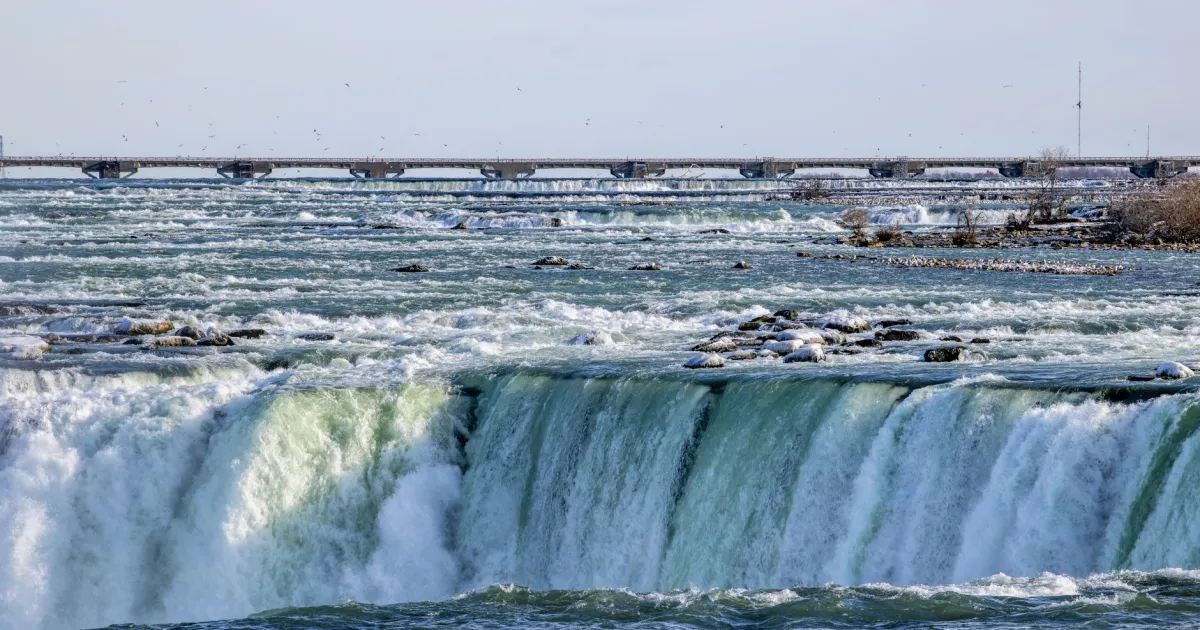 Instant loans Ontario - Horseshoe Falls at Niagara Falls, Ontario